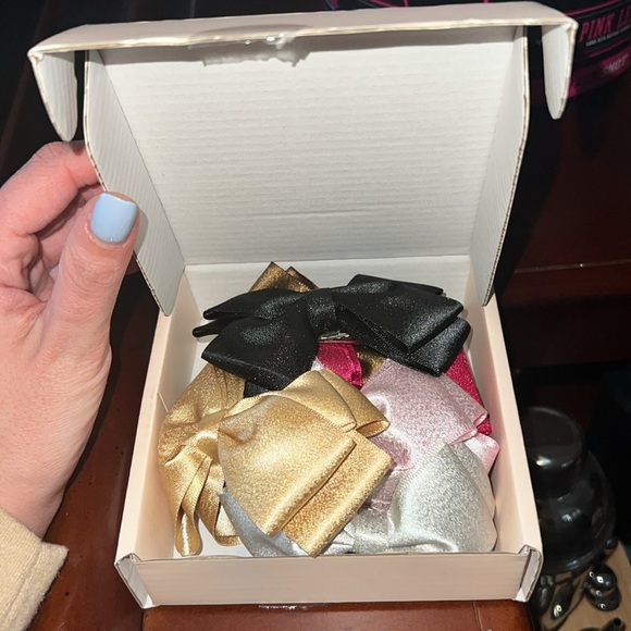 New 6 Pack Bow Hair Clips! - Picture 3 of 3